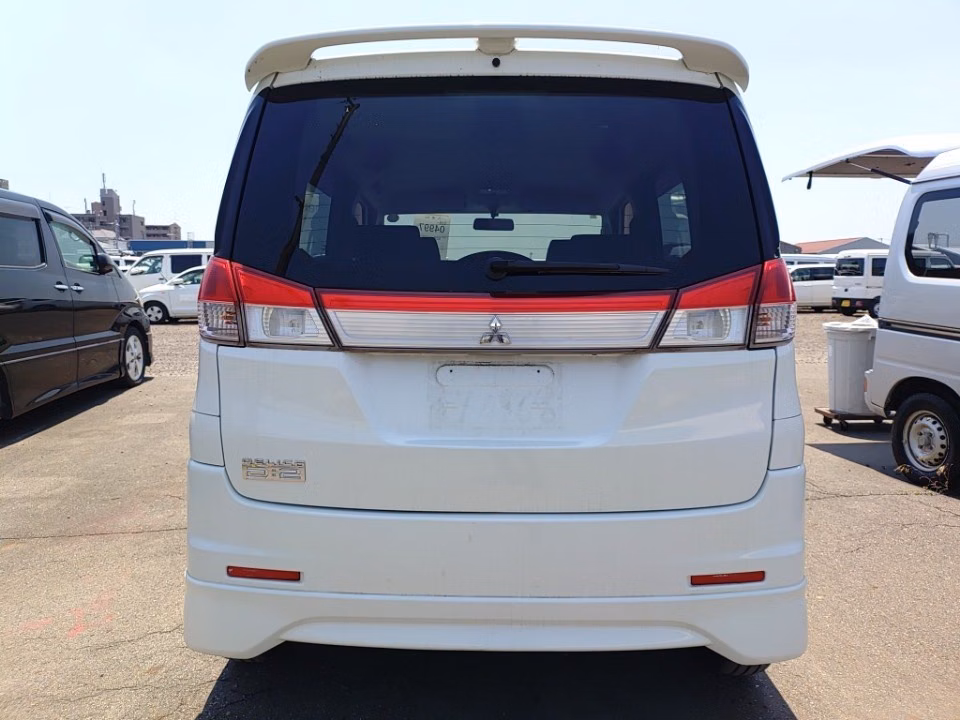 MITSUBISHI DELICA D:2