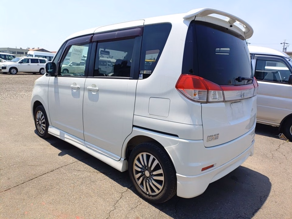 MITSUBISHI DELICA D:2