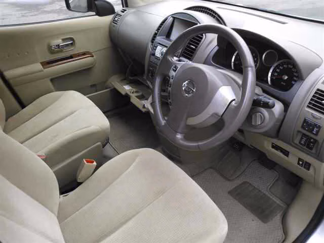 NISSAN LAFESTA