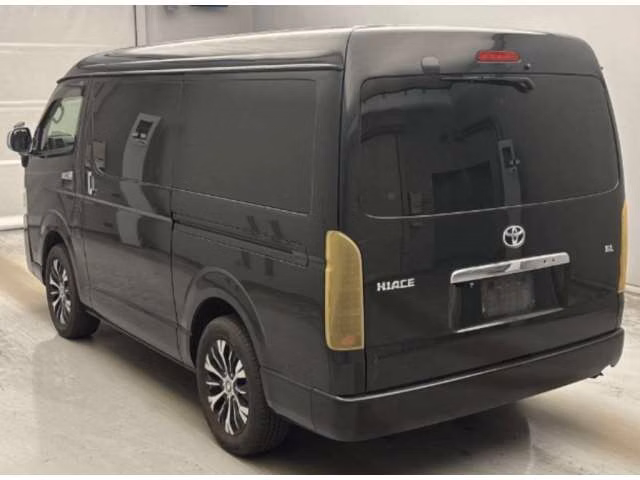 TOYOTA HIACE