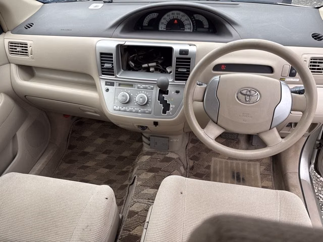 TOYOTA RAUM