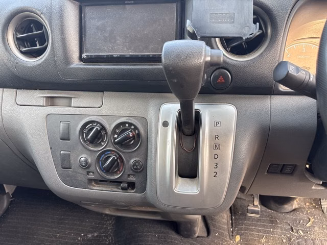 NISSAN NV350 CARAVAN