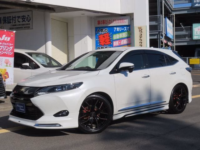TOYOTA HARRIER