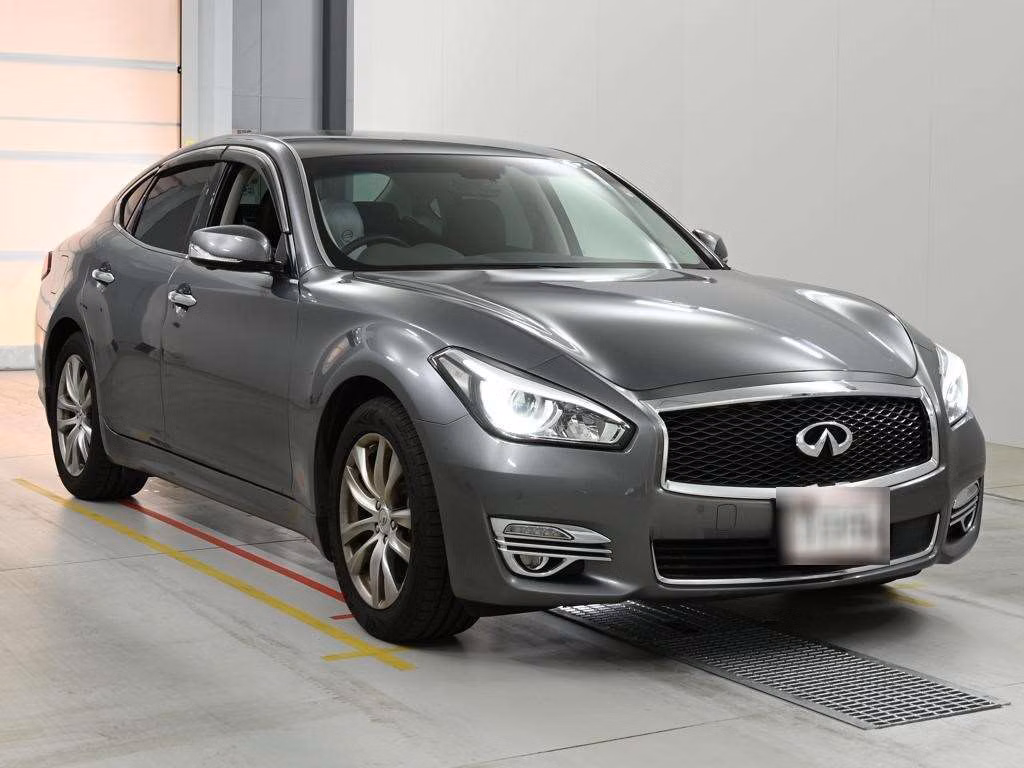 NISSAN FUGA