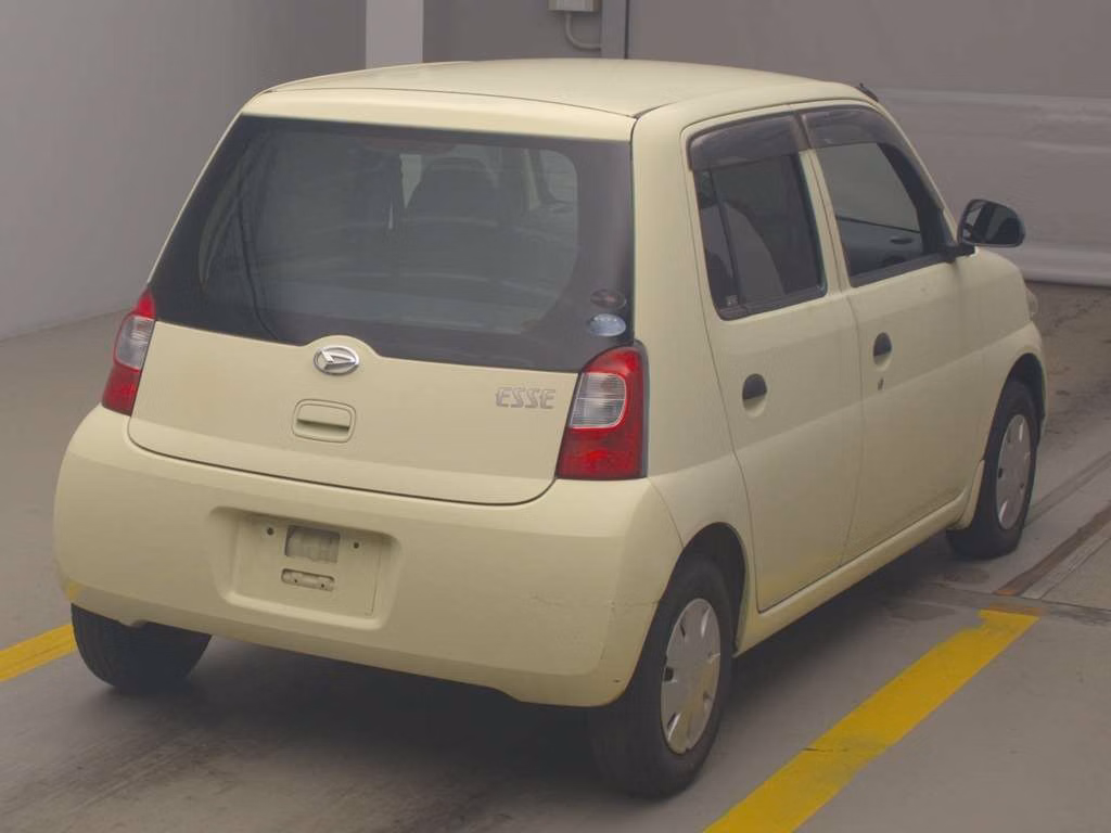 DAIHATSU ESSE