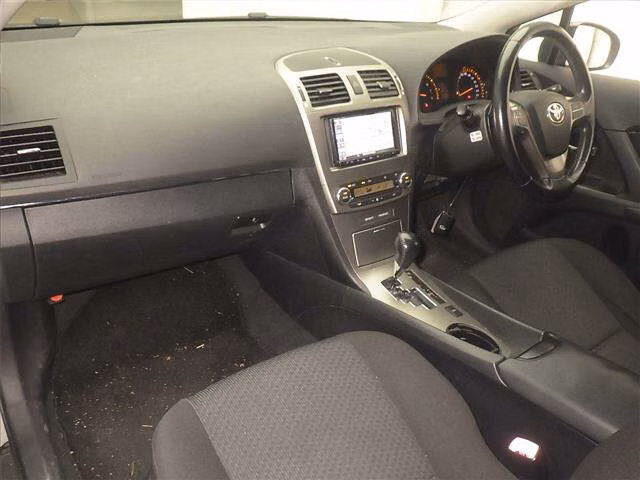 TOYOTA AVENSIS