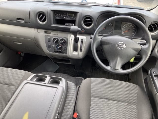 NISSAN NV350 CARAVAN