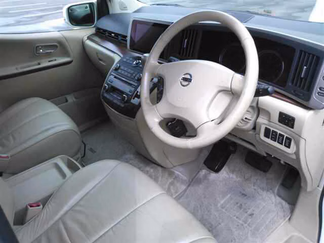 NISSAN ELGRAND