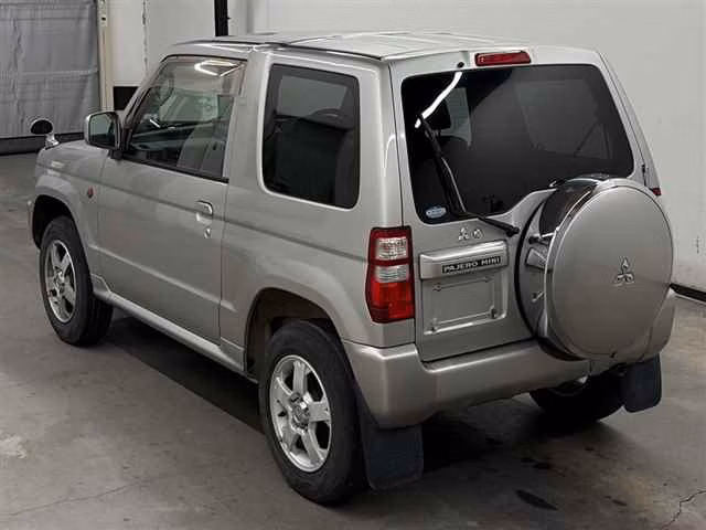 MITSUBISHI PAJERO MINI