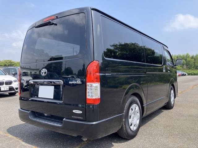 TOYOTA REGIUS ACE