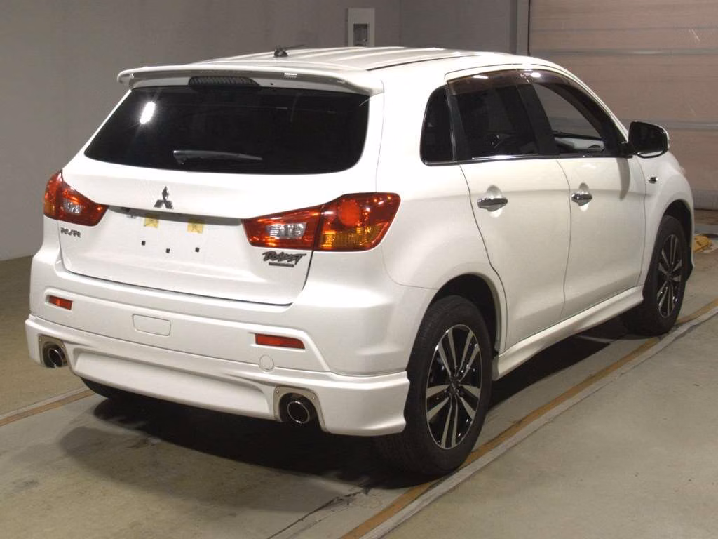 MITSUBISHI RVR