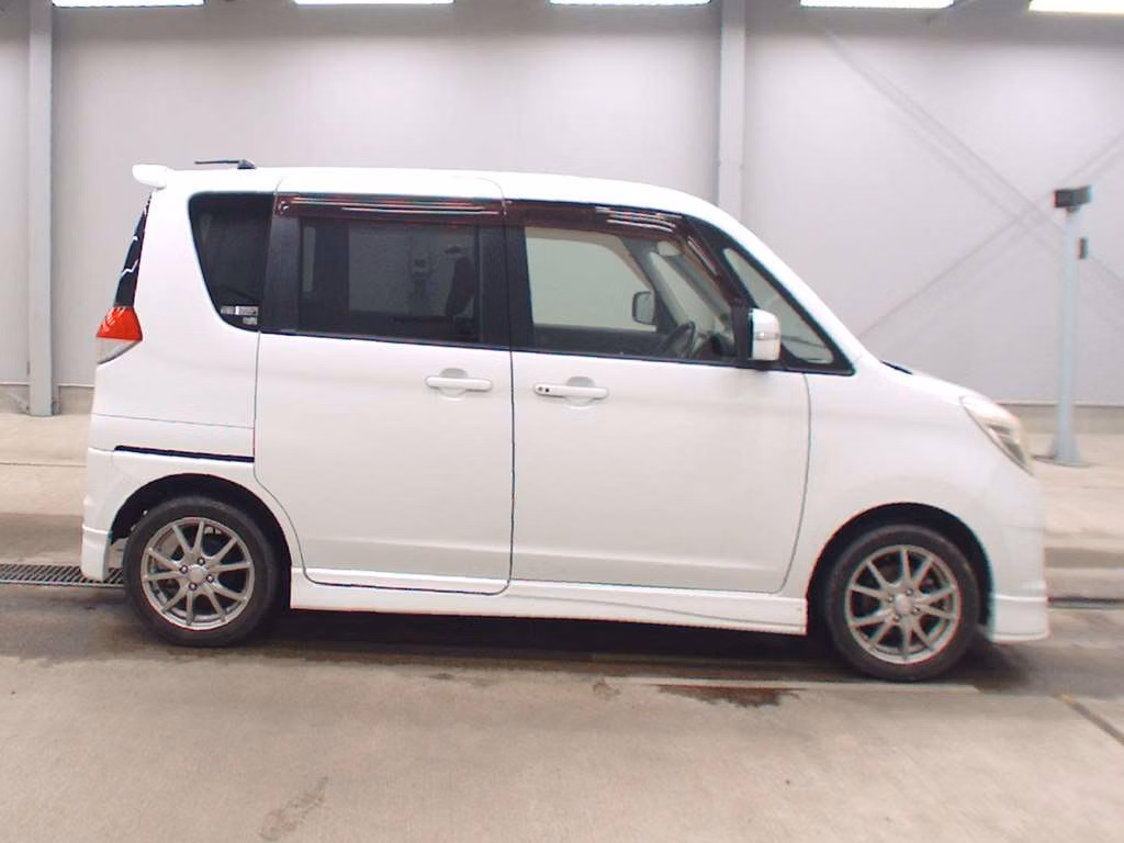 MITSUBISHI DELICA D:2