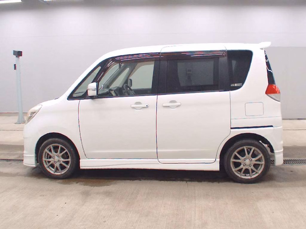 MITSUBISHI DELICA D:2
