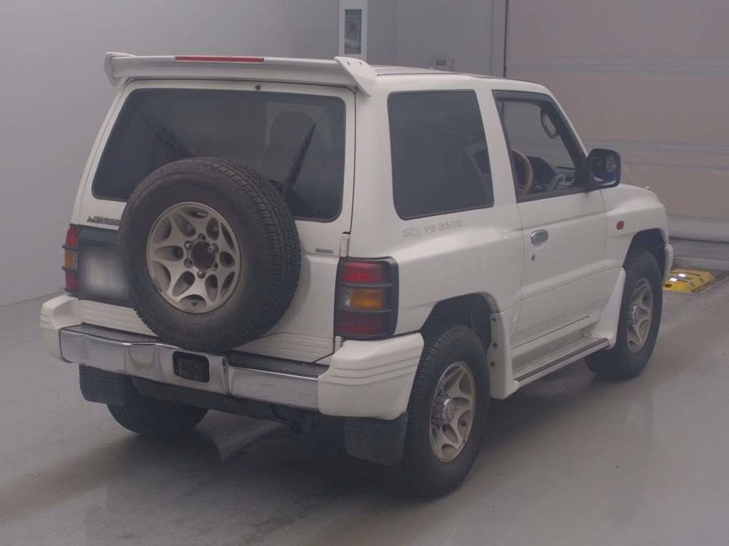 MITSUBISHI PAJERO
