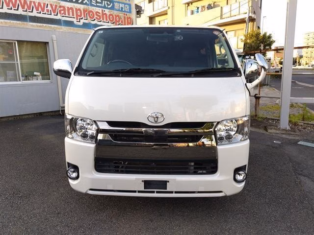TOYOTA REGIUS ACE