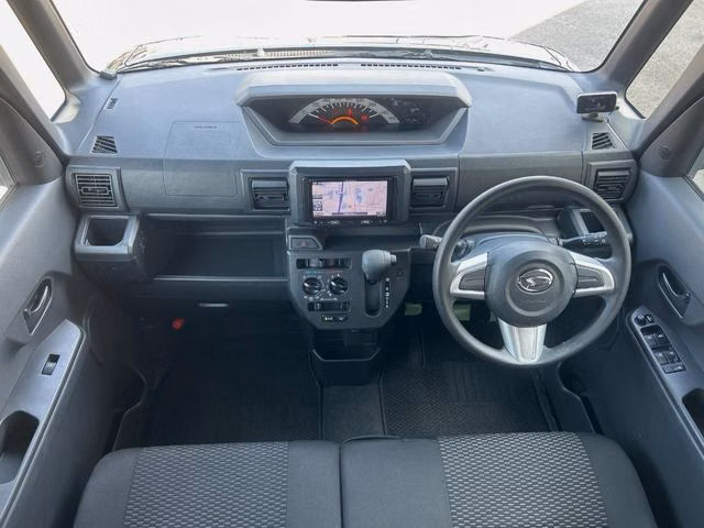DAIHATSU WAKE