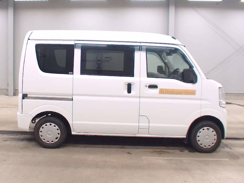 MITSUBISHI MINICAB