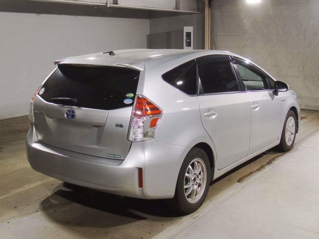 TOYOTA PRIUS ALPHA