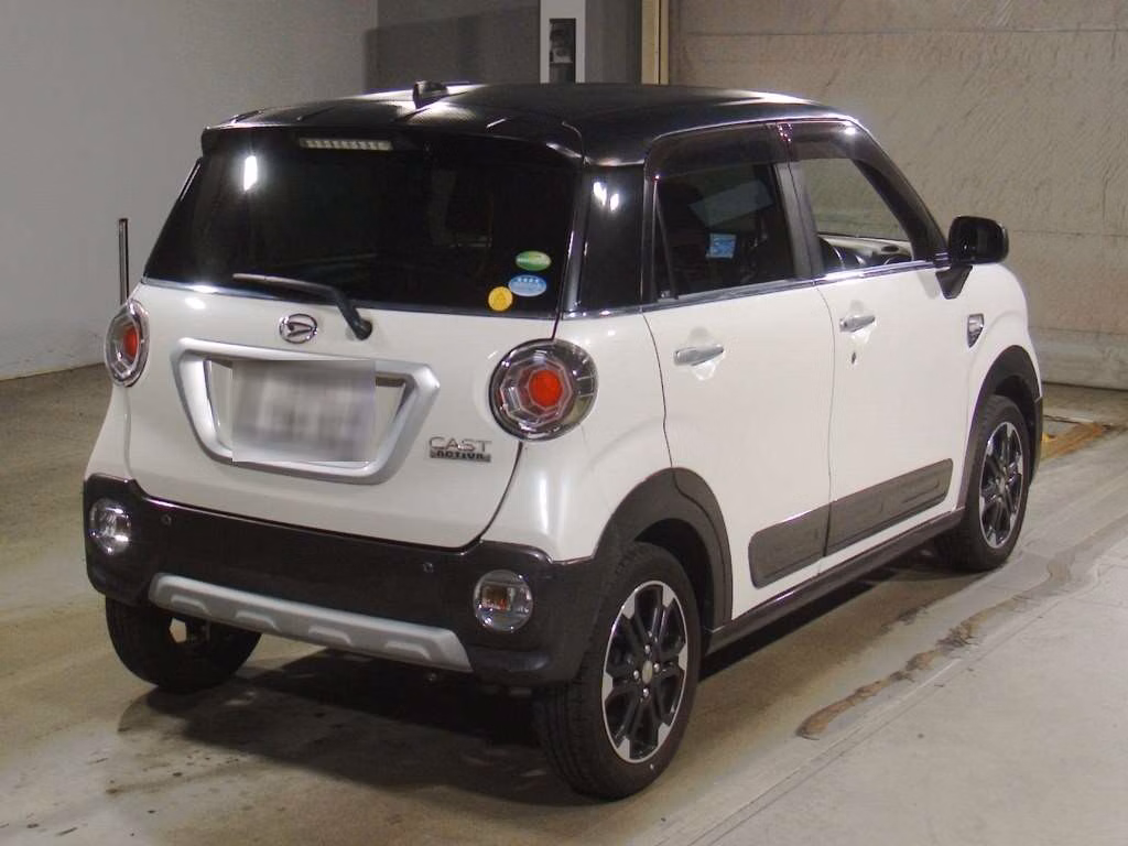 DAIHATSU CAST