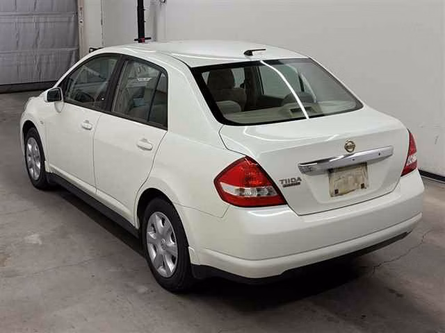 NISSAN TIIDA LATIO