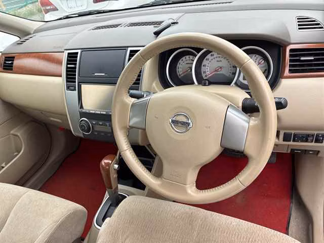 NISSAN TIIDA LATIO