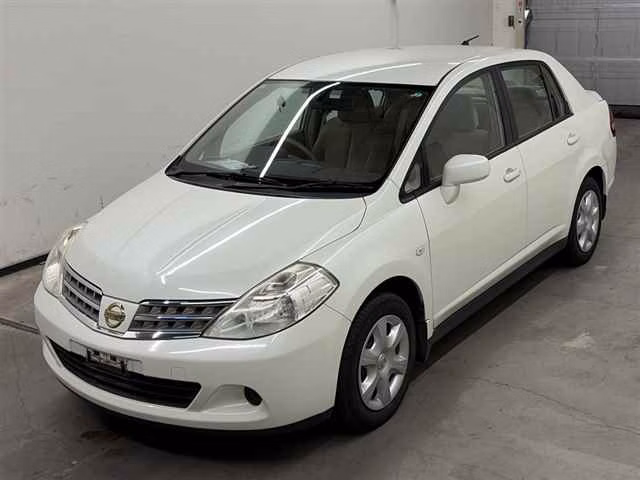 NISSAN TIIDA LATIO