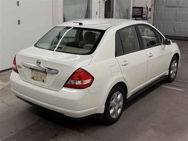 NISSAN TIIDA LATIO