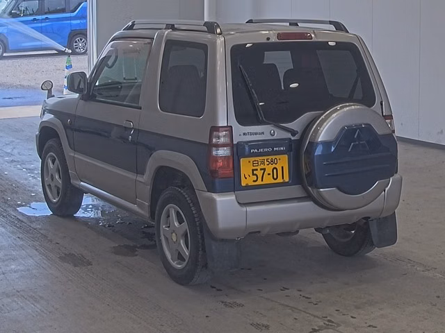 MITSUBISHI PAJERO MINI