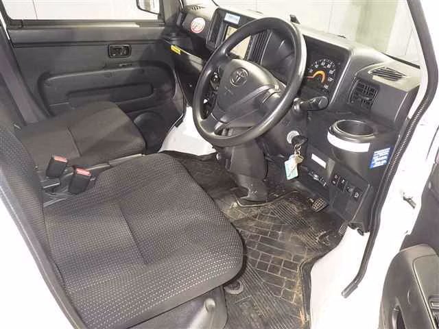 TOYOTA PIXIS VAN
