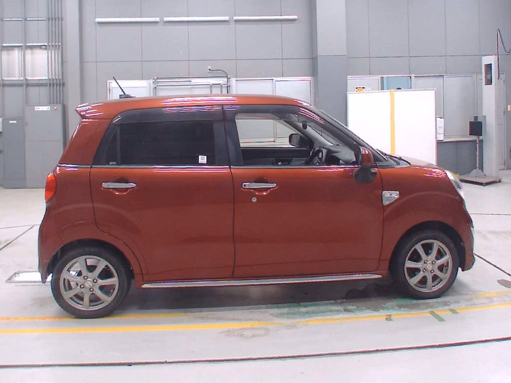 DAIHATSU CAST