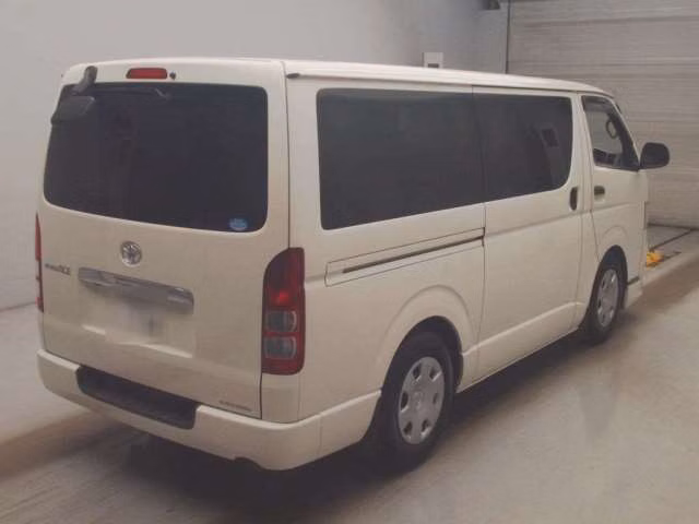 TOYOTA REGIUS ACE