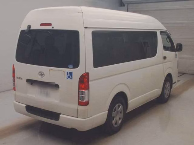 TOYOTA REGIUS ACE