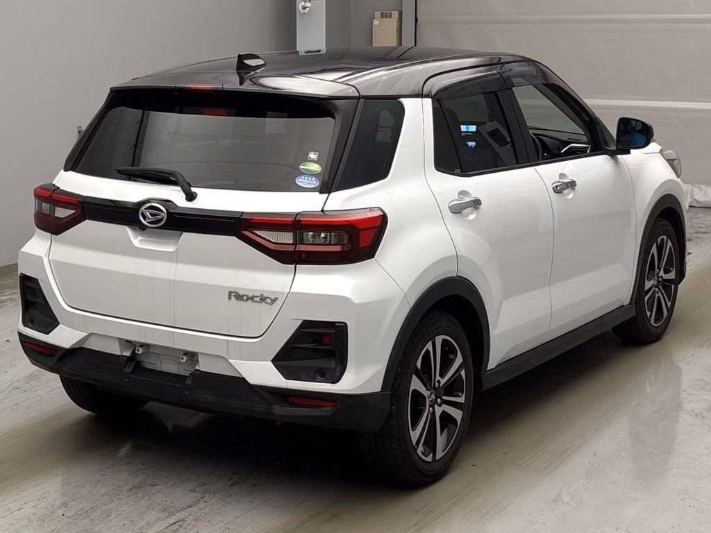DAIHATSU ROCKY