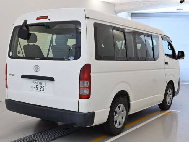 TOYOTA HIACE