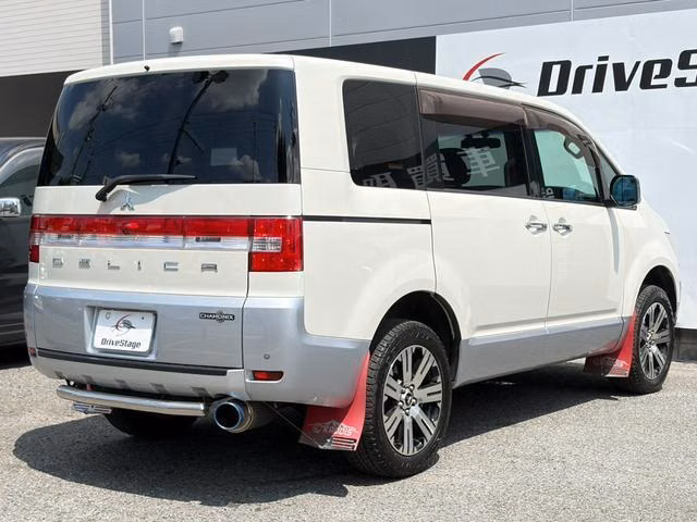MITSUBISHI DELICA D:5