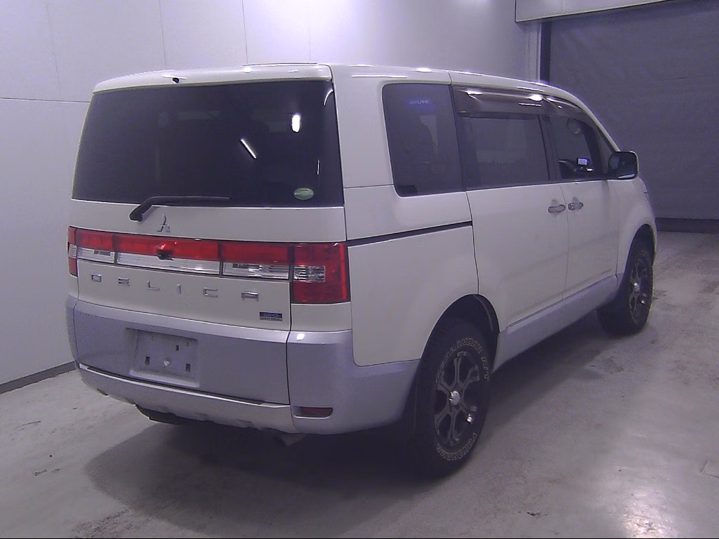MITSUBISHI DELICA D:5
