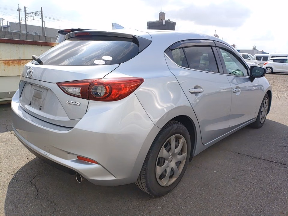 MAZDA AXELA