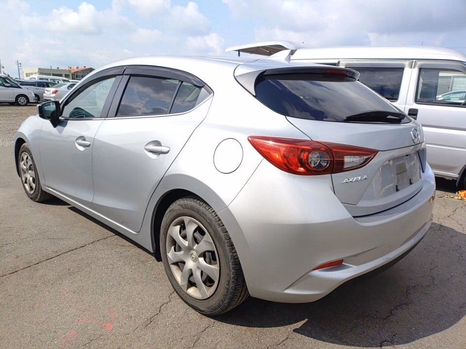 MAZDA AXELA