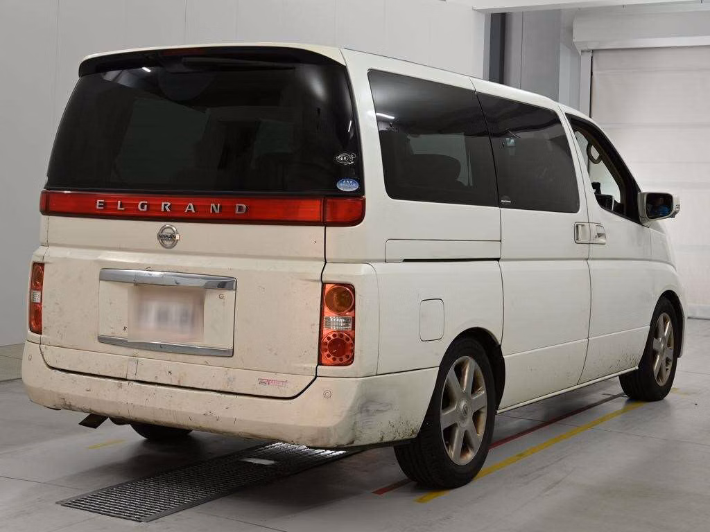 NISSAN ELGRAND