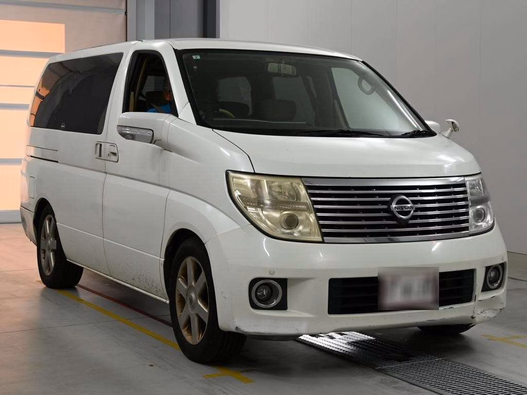 NISSAN ELGRAND