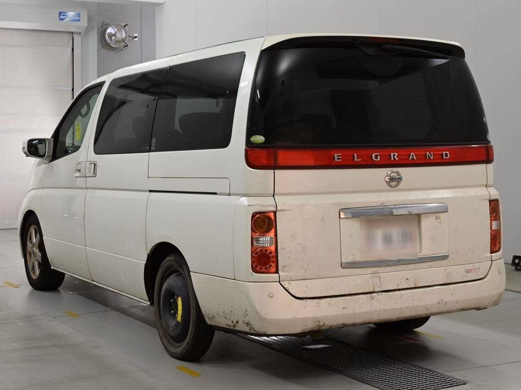 NISSAN ELGRAND