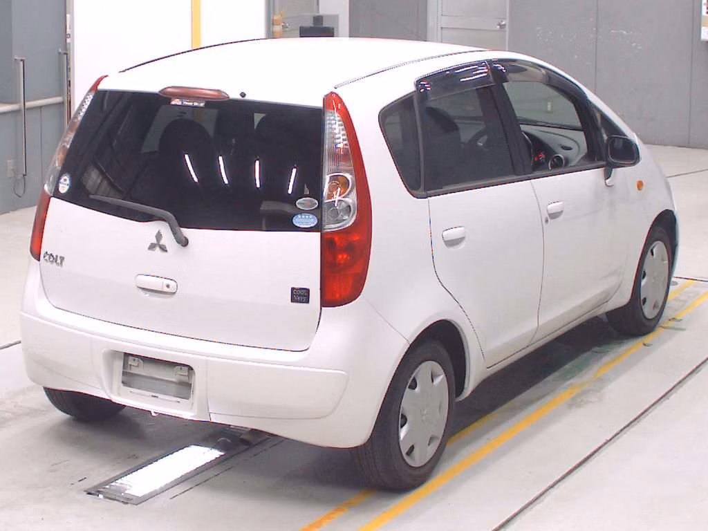 MITSUBISHI COLT