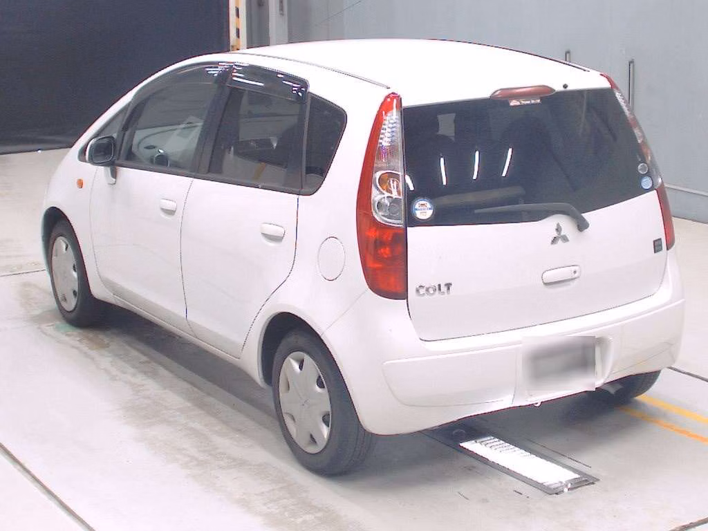 MITSUBISHI COLT