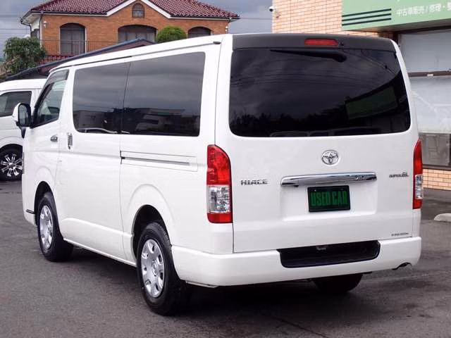 TOYOTA REGIUS ACE