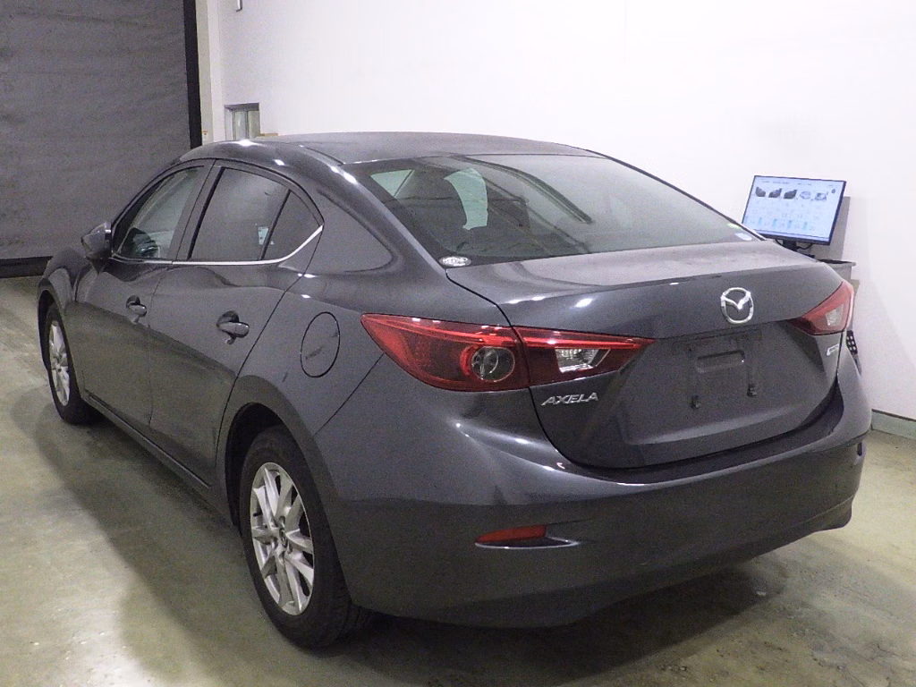 MAZDA AXELA