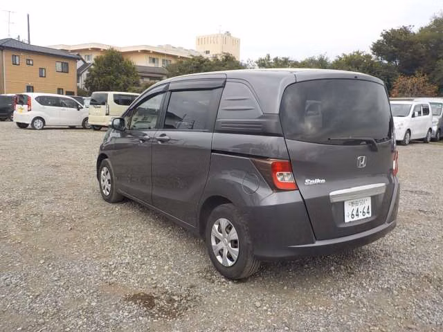 HONDA FREED SPIKE