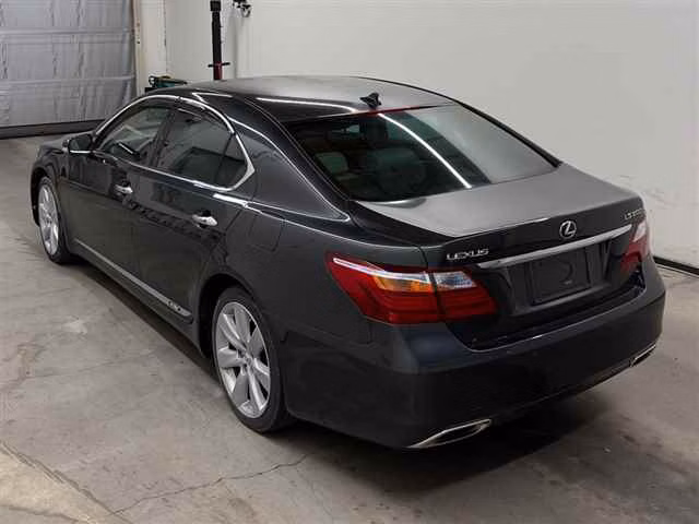 LEXUS LS600H