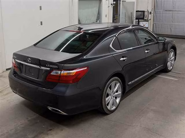 LEXUS LS600H
