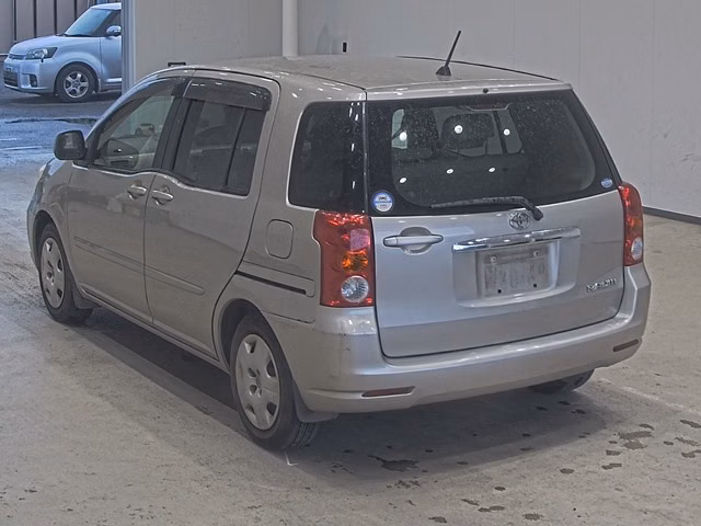 TOYOTA RAUM