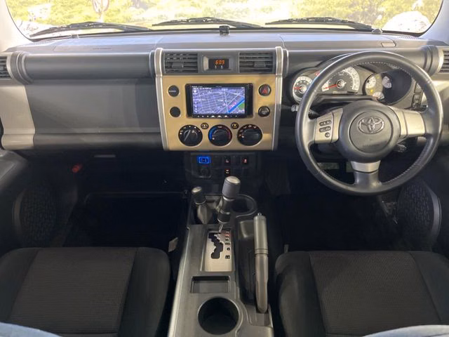TOYOTA FJ CRUISER
